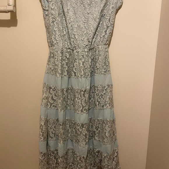 Dresses all medium can’t wear them anymore selling each one for $20 - Picture 9 of 9